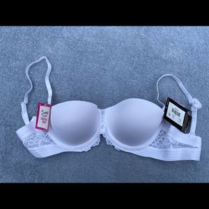 Hanes White Lace Bra 34B, Brand New